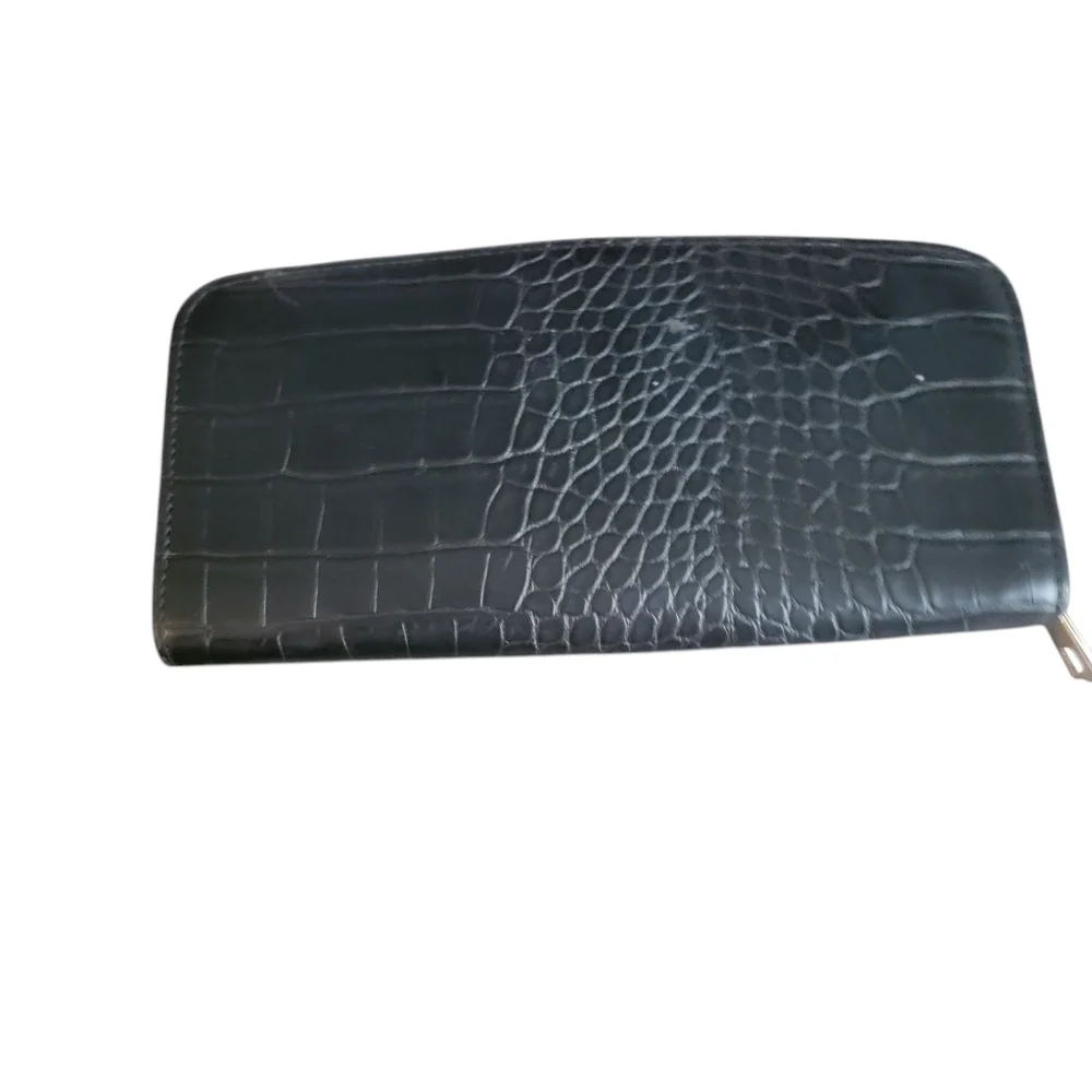 Black Crocodile-Embossed Women's Wallet